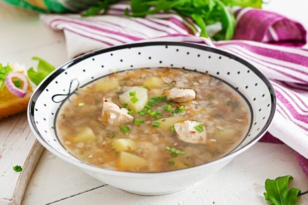 Buckwheat soup with chicken 