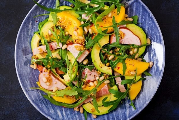 Salad with mango, avocado and smoked chicken – a simple and delicious recipe, how to cook step by step