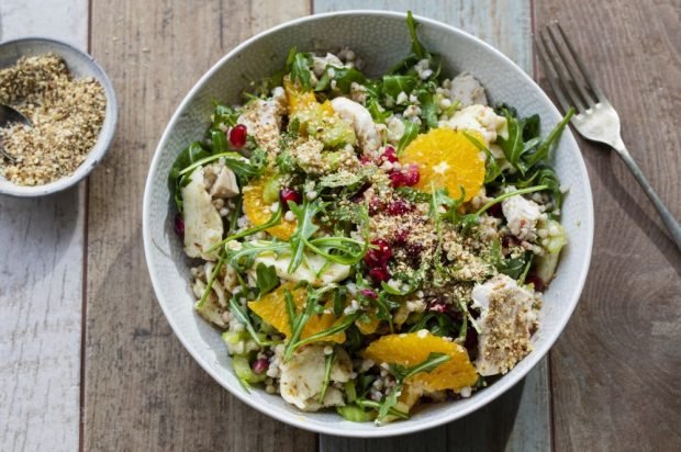 Salad of rabbit, buckwheat, oranges and grilled cheese