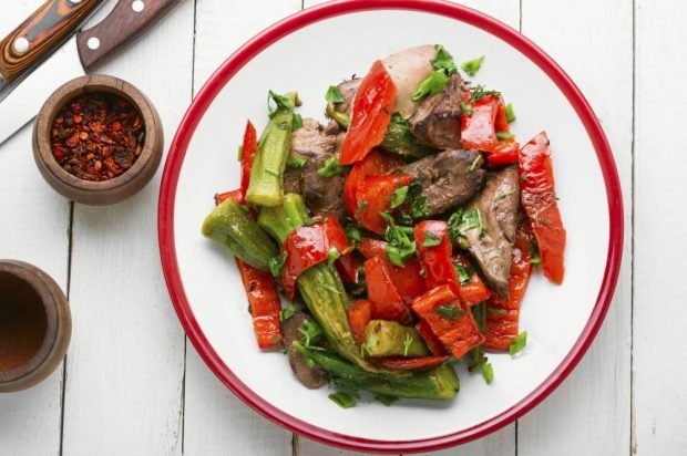 A warm salad of chicken liver, pickled zucchini and bell pepper 