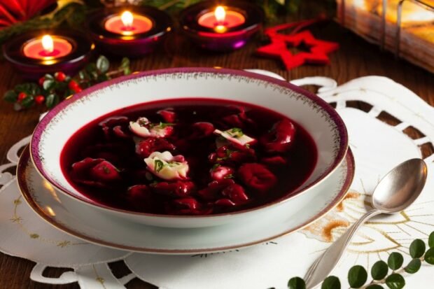 Polish borscht with dumplings