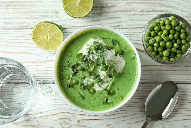 Pea soup with lime