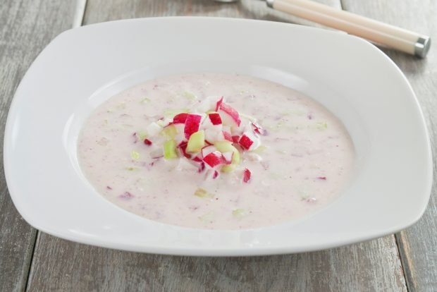 Milk soup with radish and apple