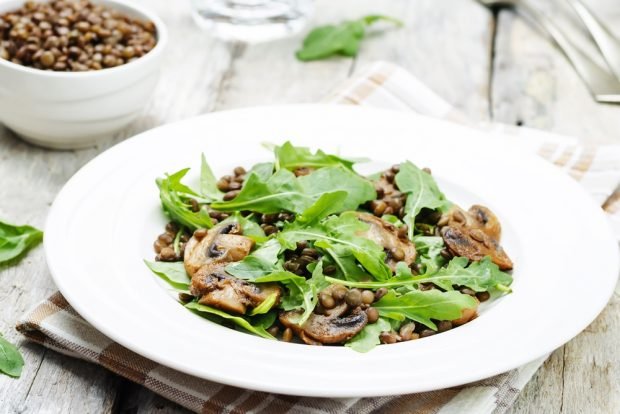 Salad with lentils, mushrooms and arugula is a simple and delicious recipe, how to cook step by step