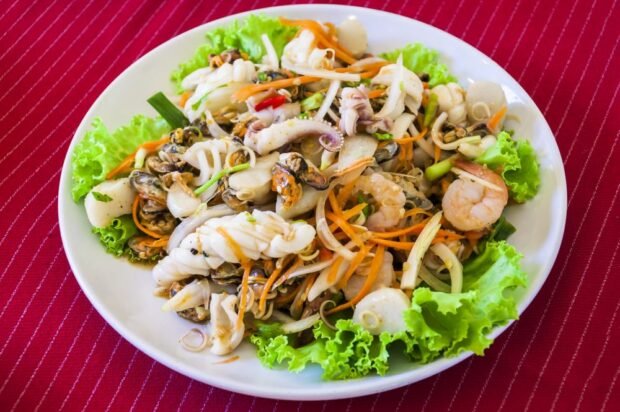 Thai seafood salad is a simple and delicious recipe, how to cook step by step