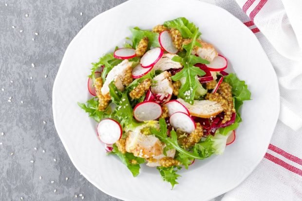 Salad with meat, radishes and herbs 