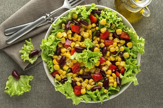 Salad with corn and red beans in Mexican style