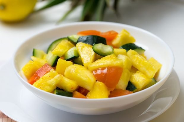 Pineapple, cucumber and tomato salad