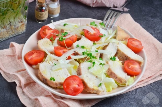 Caesar salad with cherry tomatoes