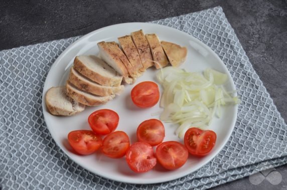 Caesar salad with cherry tomatoes: photo of recipe preparation, step 2