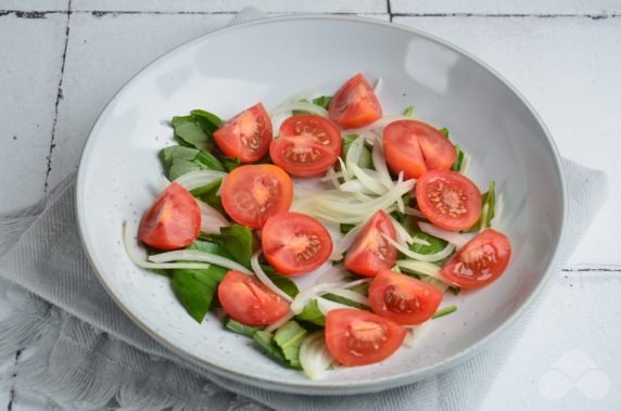 Vegetable salad with grilled chicken fillet: photo of recipe preparation, step 5