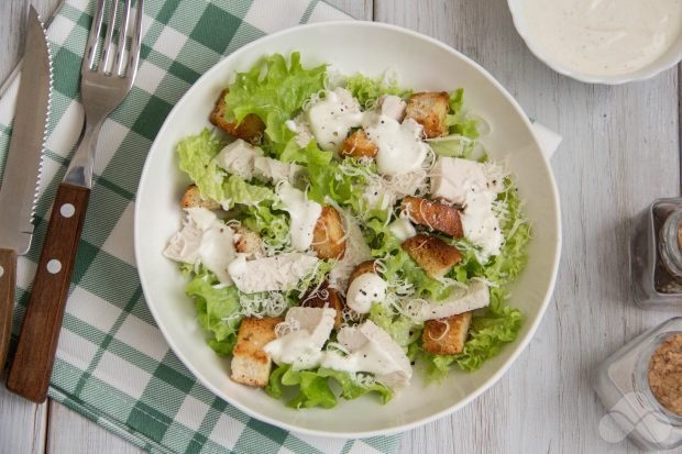 Caesar salad with yogurt–based dressing - a simple and delicious recipe with photos (step by step)