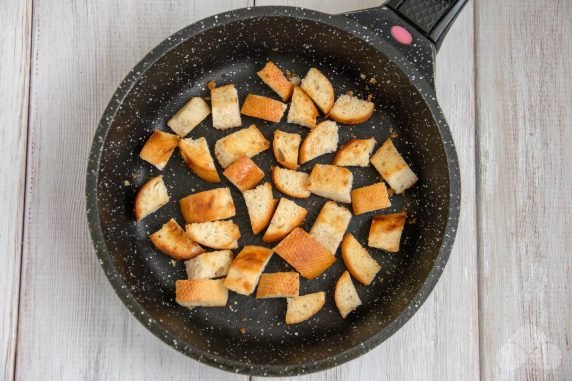 Caesar salad with yogurt: photo of recipe preparation, step 2