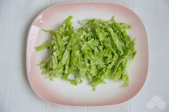 Salad of Peking cabbage, corn and crab sticks: photo of recipe preparation, step 1