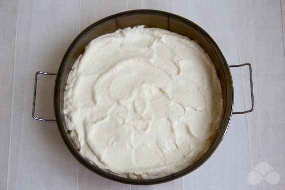 Lush cottage cheese casserole with semolina in the oven: photo of recipe preparation, step 5