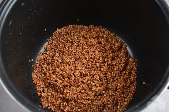 Buckwheat porridge in a slow cooker: photo of recipe preparation, step 1