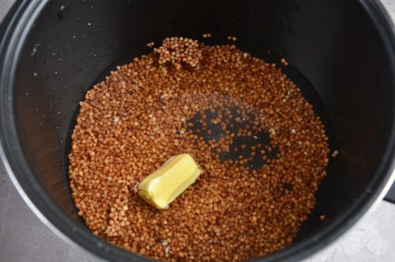 Buckwheat porridge in a slow cooker: photo of recipe preparation, step 2