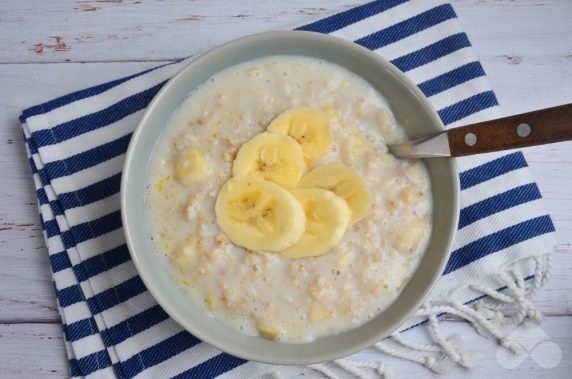 Children's oatmeal with banana: photo of recipe preparation, step 7