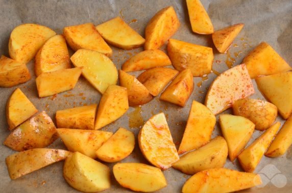 Rustic potatoes with spices and onion powder: photo of recipe preparation, step 5