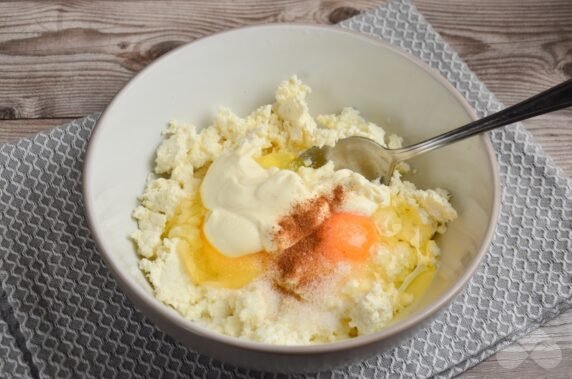 Cottage cheese casserole with pasta: photo of recipe preparation, step 2