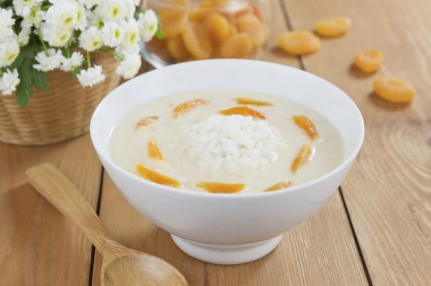 Milk soup with rice and dried apricots 