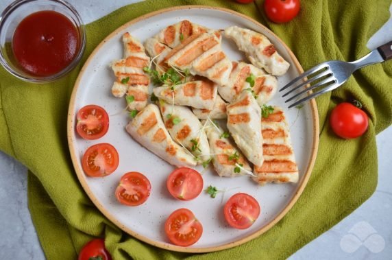 Grilled chicken fillet in mayonnaise: photo of recipe preparation, step 6