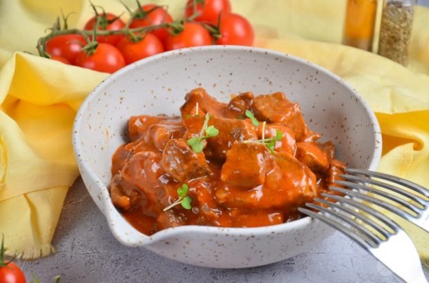 Beef goulash with smoked paprika