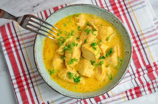 Chicken in curry sauce – a simple and delicious recipe with photos (step by step)