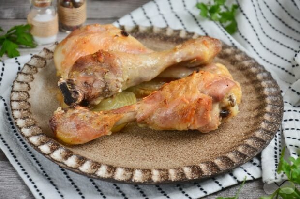 Chicken legs with rosemary in the oven