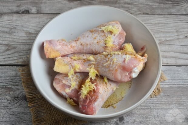 Chicken legs with rosemary in the oven: photo of recipe preparation, step 2