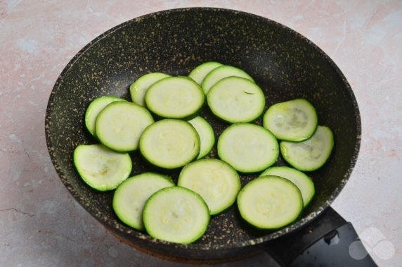 Omelet with zucchini: photo of recipe preparation, step 3