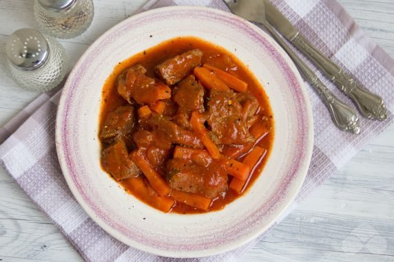 Veal stewed with carrots and onions: photo of recipe preparation, step 6