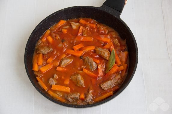 Veal stewed with carrots and onions: photo of recipe preparation, step 5