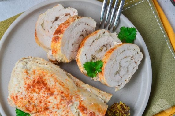 Chicken roll in a slow cooker: photo of recipe preparation, step 4