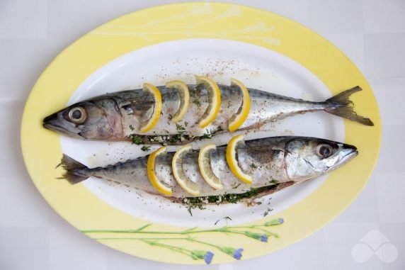 Whole mackerel in the oven: photo of recipe preparation, step 4