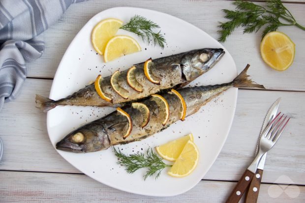 Whole mackerel in the oven