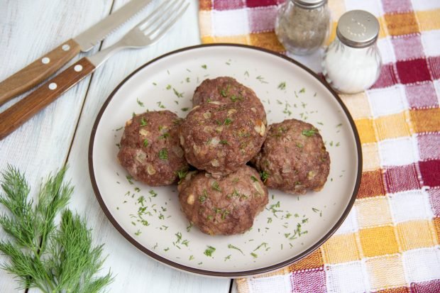 Meat cutlets in the oven