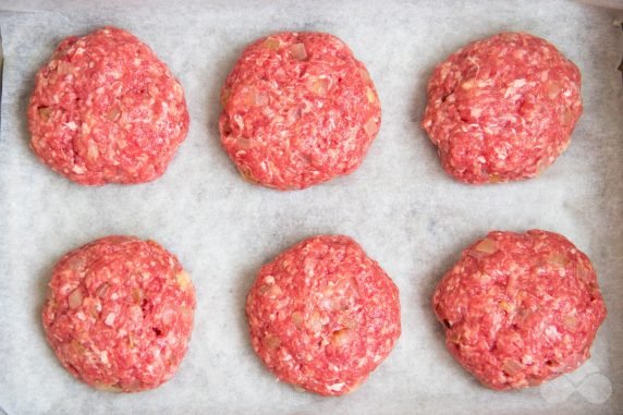 Meat cutlets in the oven: photo of recipe preparation, step 5