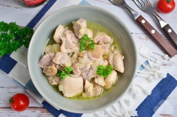 Stewed chicken in a slow cooker: photo of recipe preparation, step 6