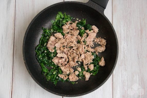 Pasta with tuna and spinach: photo of recipe preparation, step 3