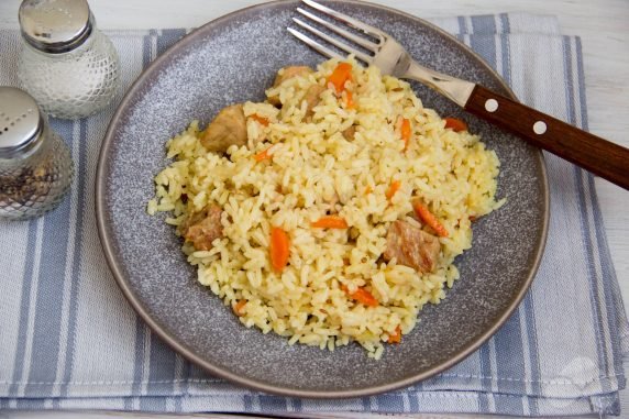 Pilaf with pork in a slow cooker: photo of recipe preparation, step 7