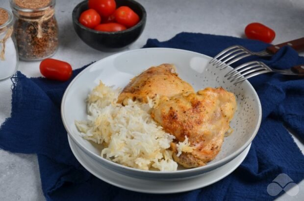 Chicken with rice in the oven