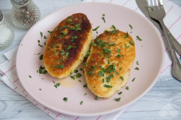 Pozharsky cutlets with butter