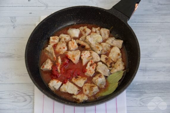 Braised cabbage with pork: photo of recipe preparation, step 5