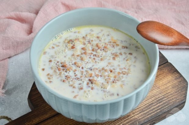 Buckwheat porridge with milk