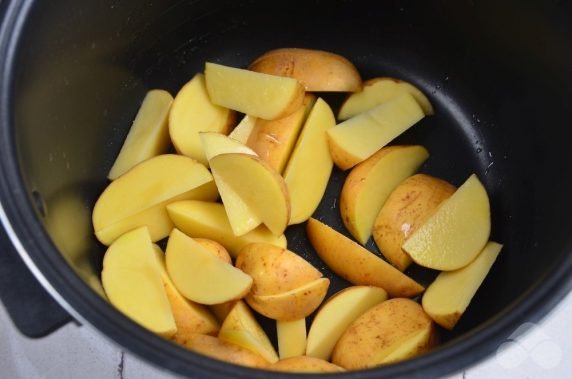 Rustic potatoes in a slow cooker: photo of recipe preparation, step 3