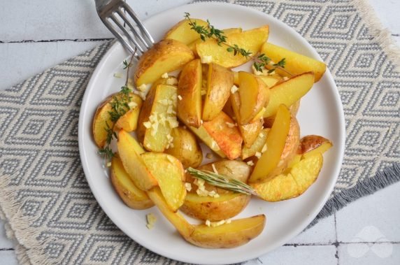 Rustic potatoes in a slow cooker: photo of recipe preparation, step 4