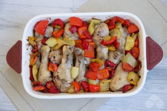 Chicken legs with pepper and spices in the oven: photo of recipe preparation, step 6