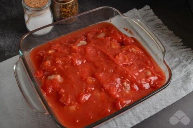 Meatballs with feta cheese in tomato: photo of recipe preparation, step 5