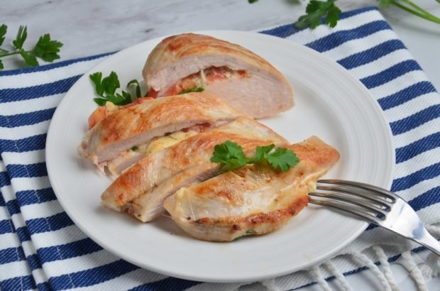 Stuffed chicken fillet with tomatoes and mozzarella